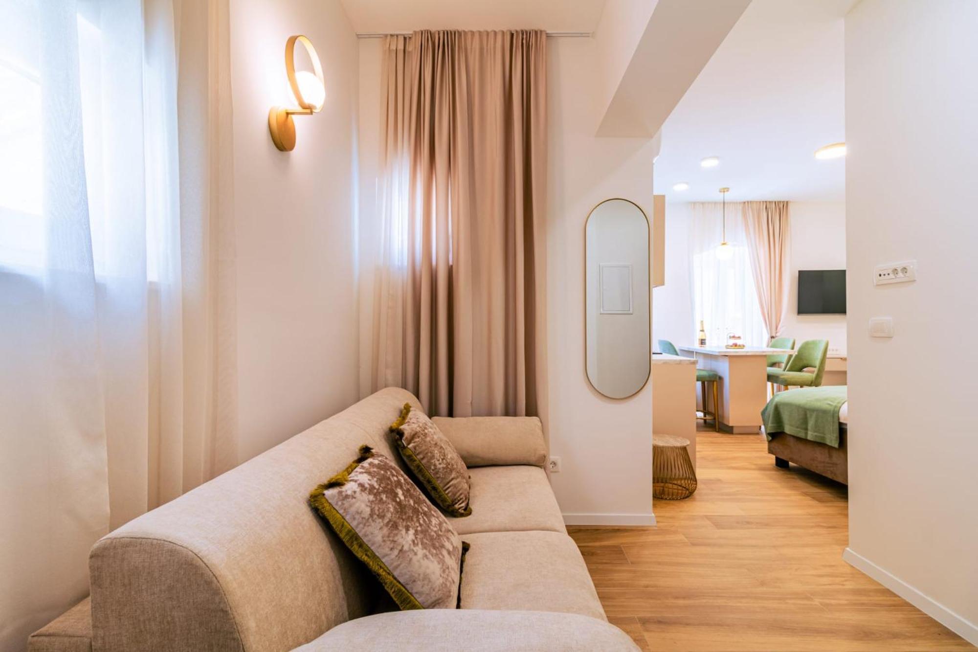 Luxury 2 Bedroom-2 Bathroom Apartment & Studio App With Rooftop Terrace Split Eksteriør billede