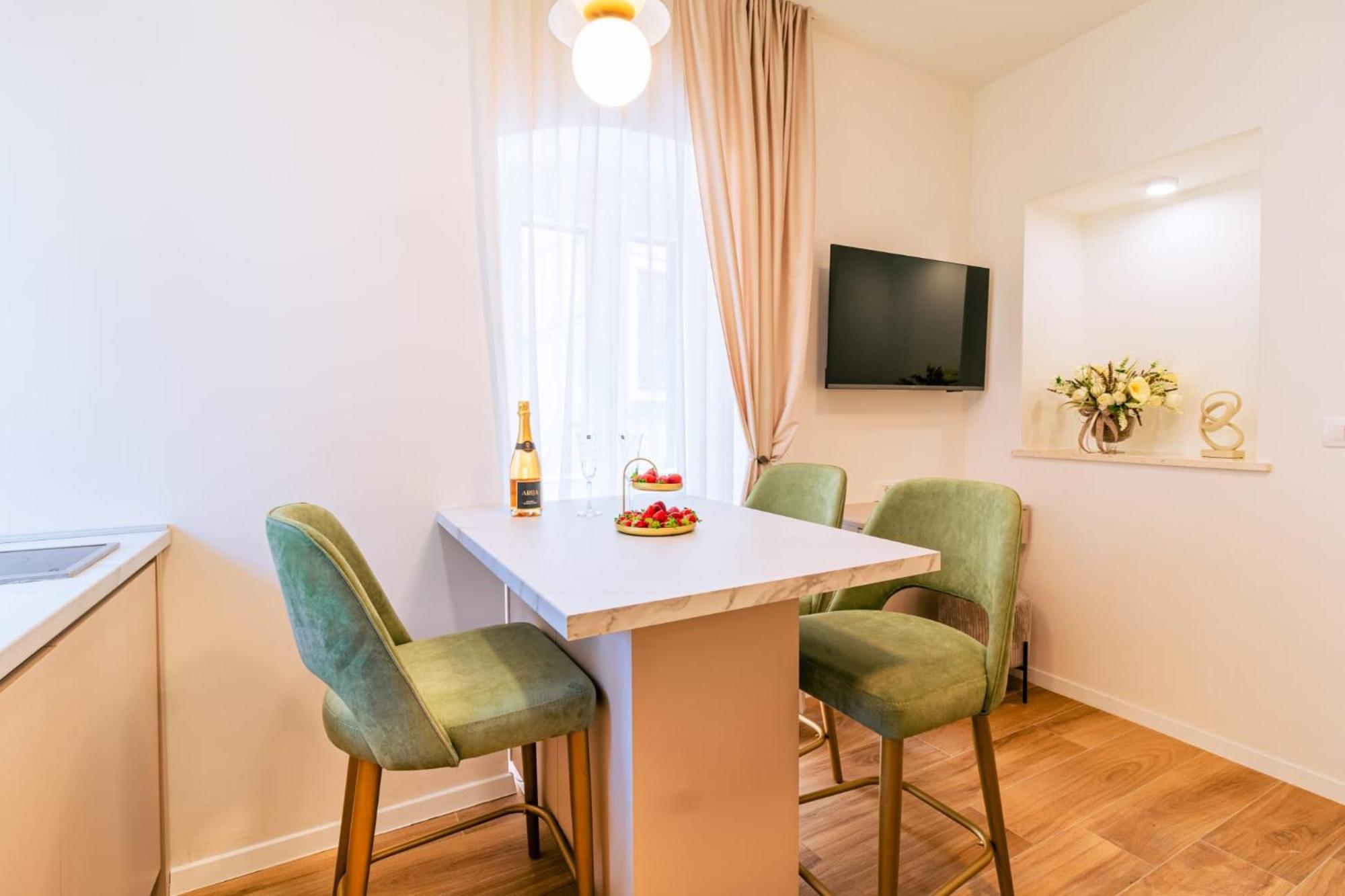 Luxury 2 Bedroom-2 Bathroom Apartment & Studio App With Rooftop Terrace Split Eksteriør billede