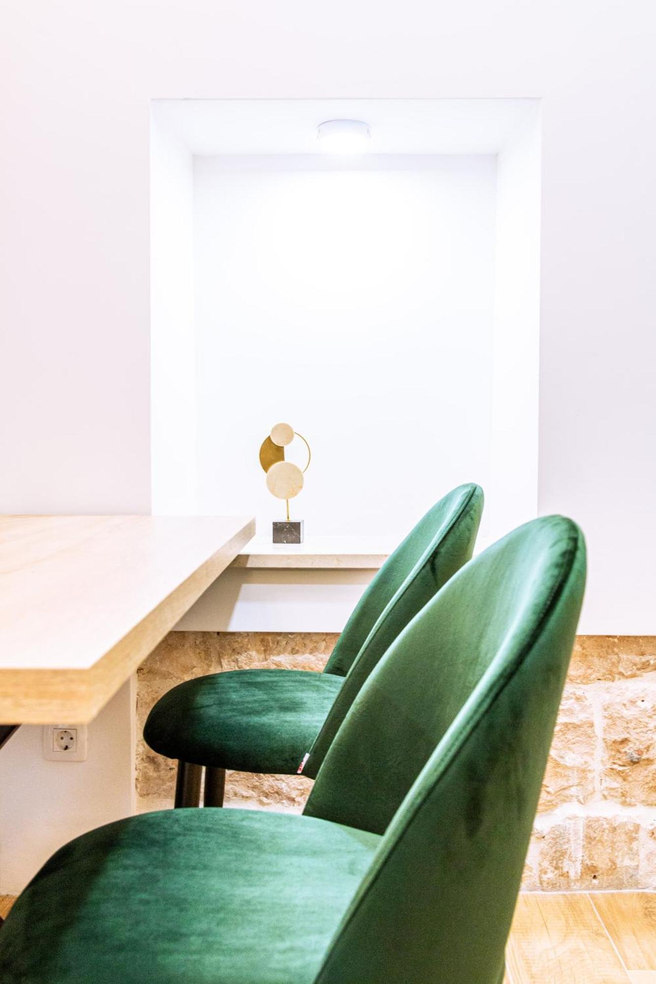 Luxury 2 Bedroom-2 Bathroom Apartment & Studio App With Rooftop Terrace Split Værelse billede