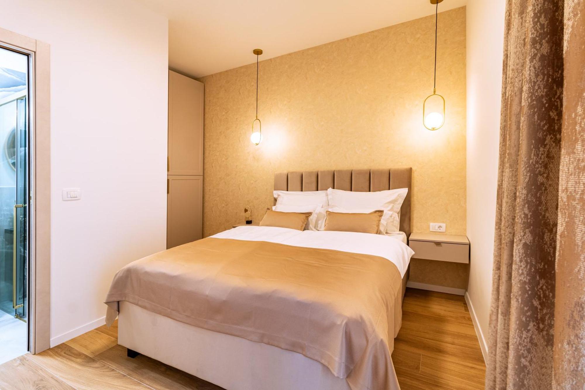 Luxury 2 Bedroom-2 Bathroom Apartment & Studio App With Rooftop Terrace Split Eksteriør billede