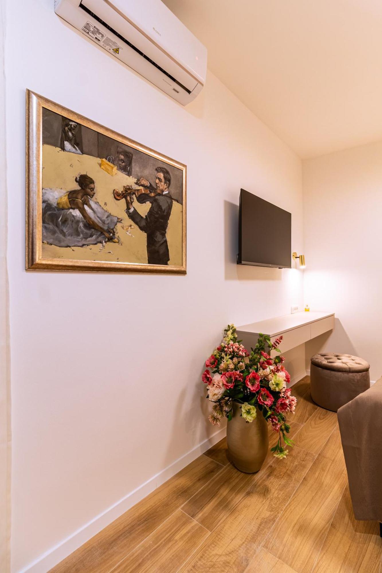Luxury 2 Bedroom-2 Bathroom Apartment & Studio App With Rooftop Terrace Split Værelse billede