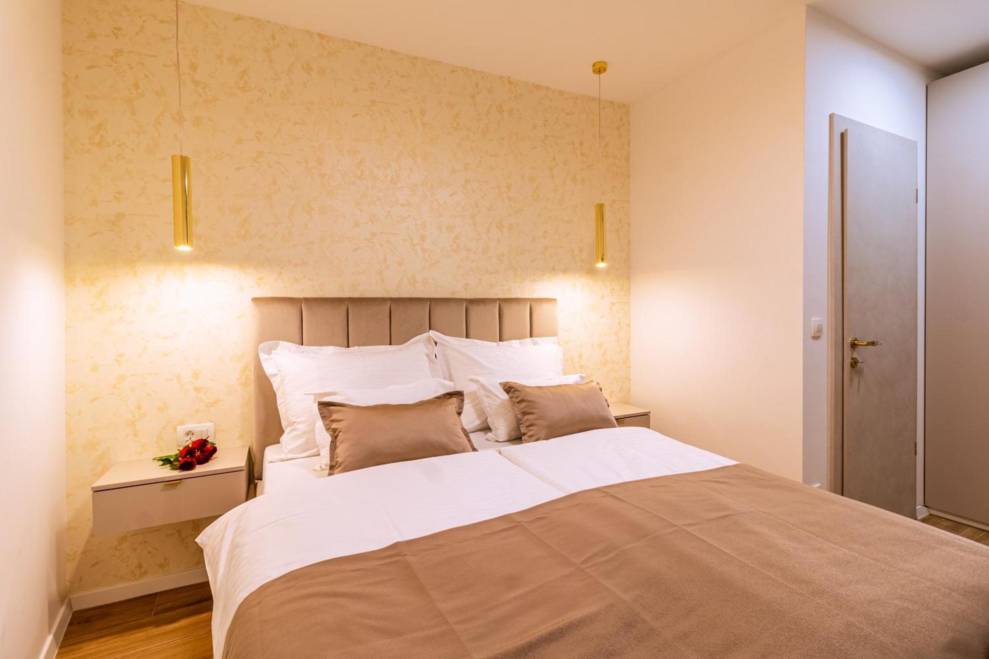 Luxury 2 Bedroom-2 Bathroom Apartment & Studio App With Rooftop Terrace Split Eksteriør billede